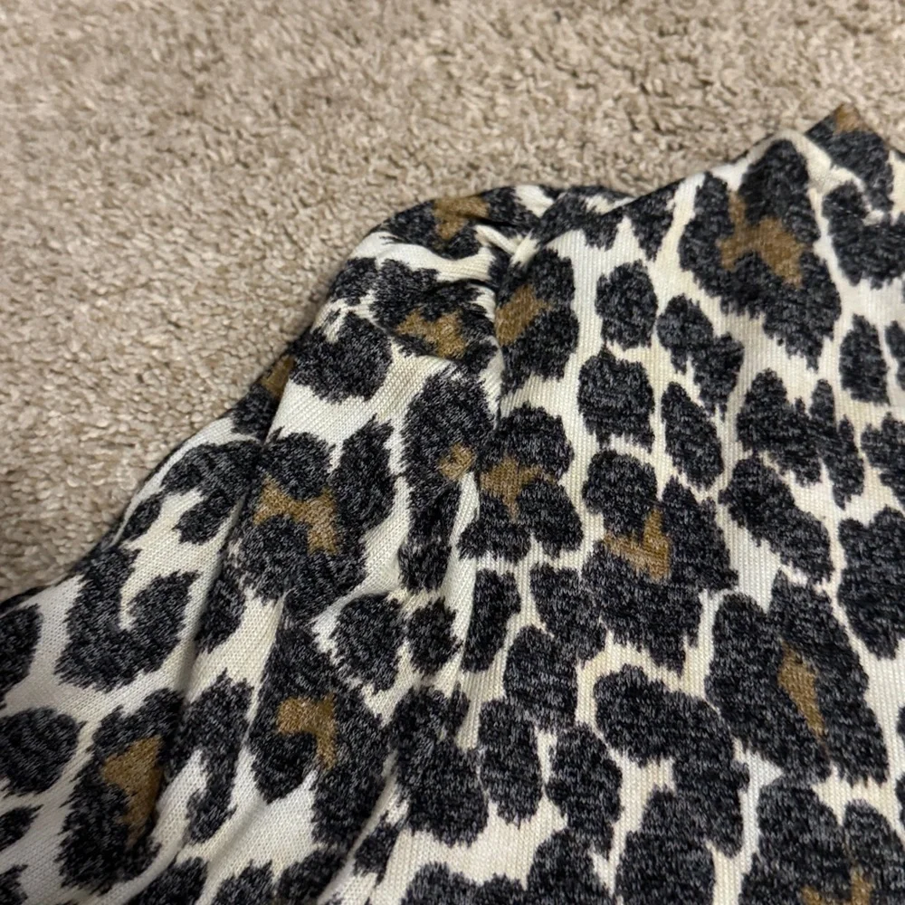 J. Crew NWT❗️Animal Print Supercozy puff-sleeve pullover in leopard Cream